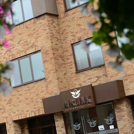 Airlink Hotel Гейс Екстер'єр фото